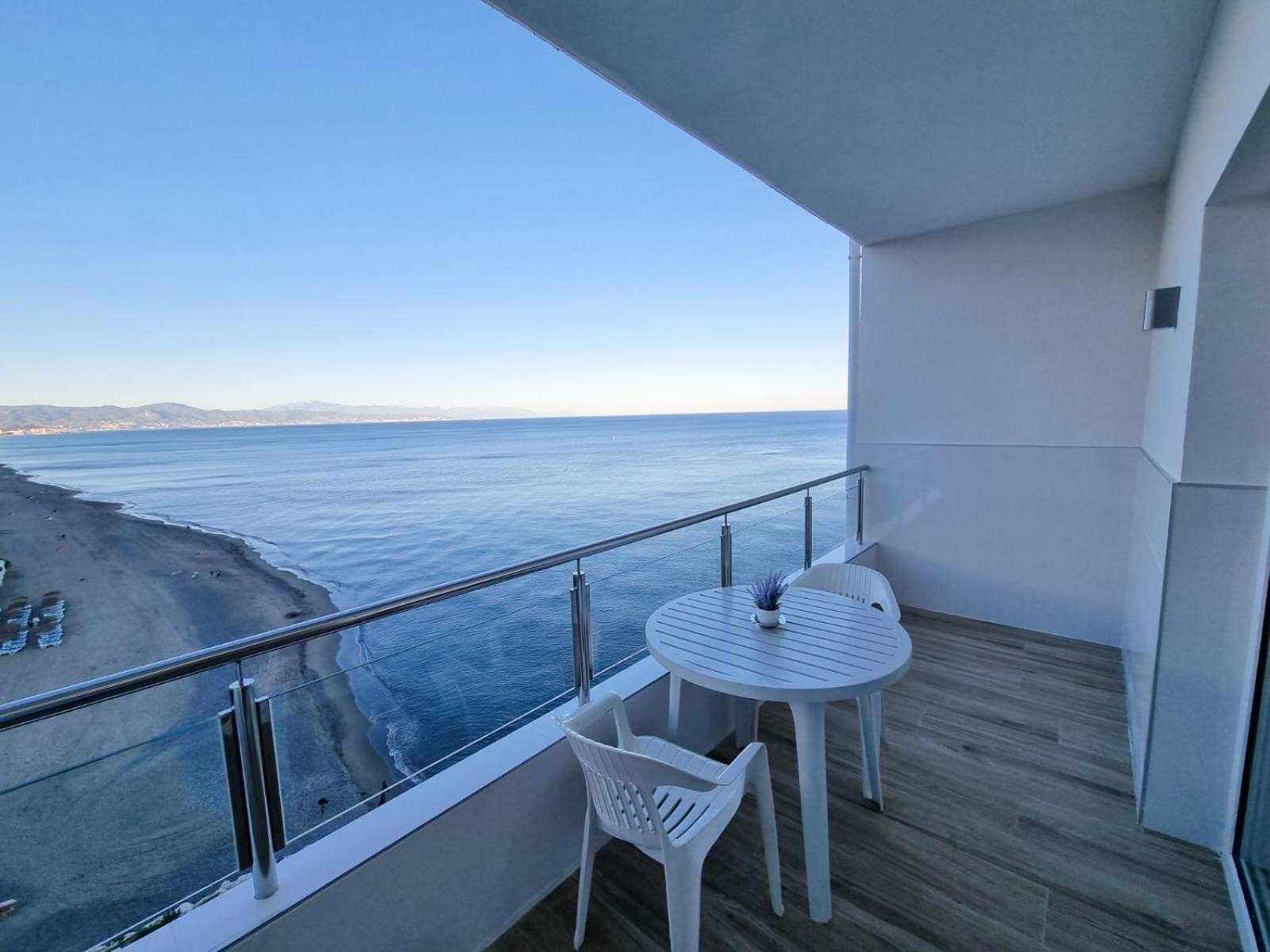 דירות Spectacular Sea Views טורמולינוס מראה חיצוני תמונה