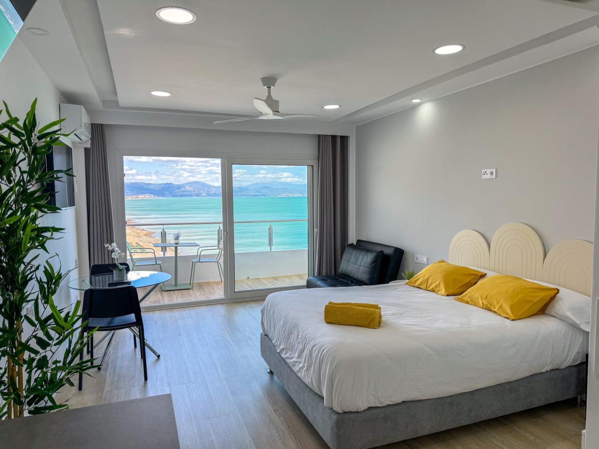 דירות Spectacular Sea Views טורמולינוס מראה חיצוני תמונה