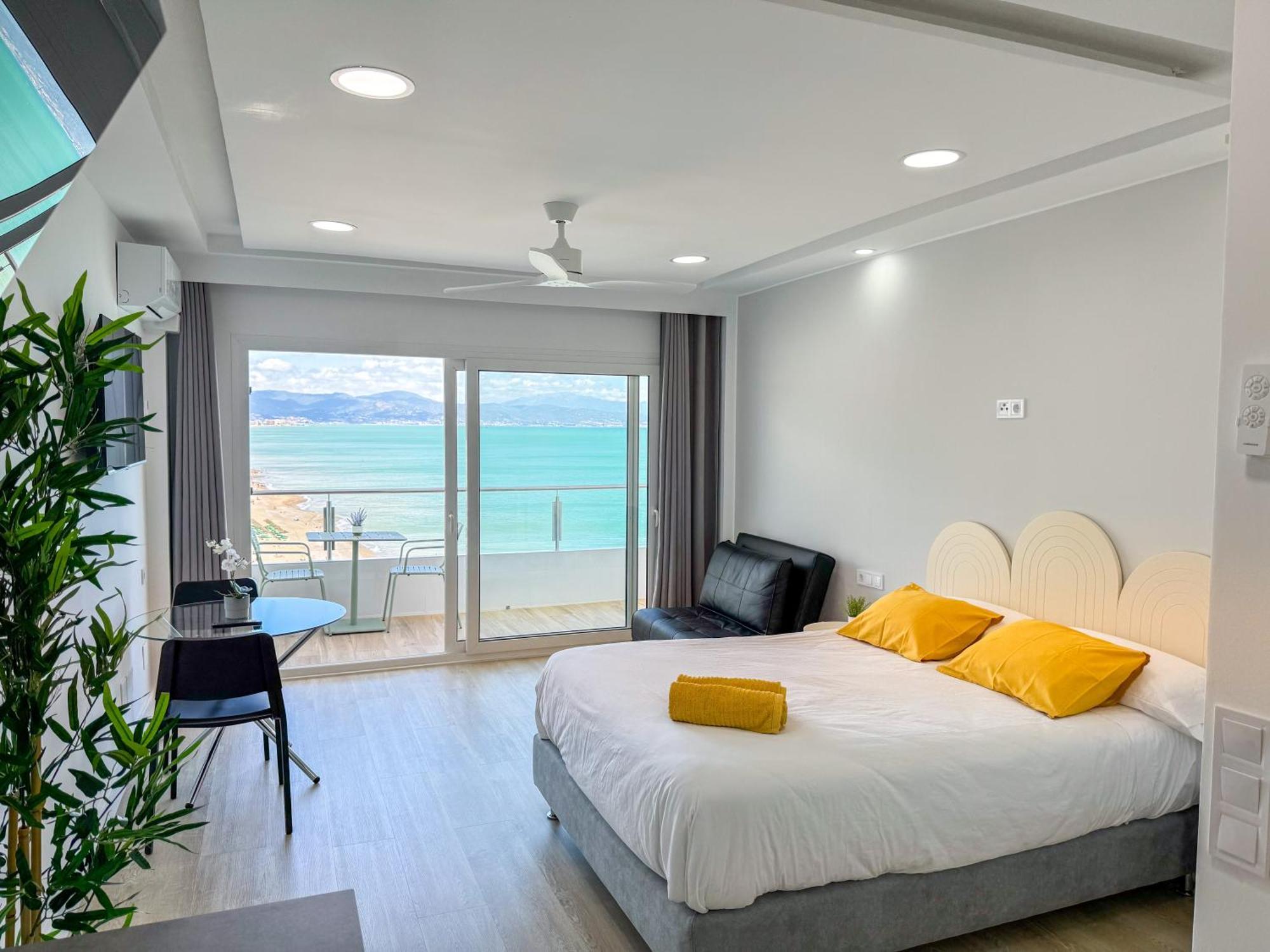 דירות Spectacular Sea Views טורמולינוס מראה חיצוני תמונה
